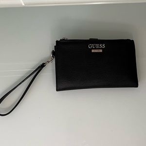 Guess Wristlet
